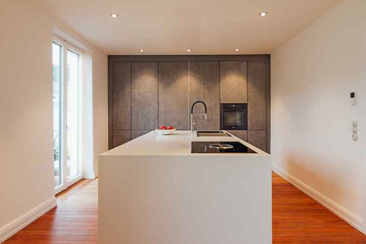 Eine K&uuml;cheninsel findet (fast) immer Platz