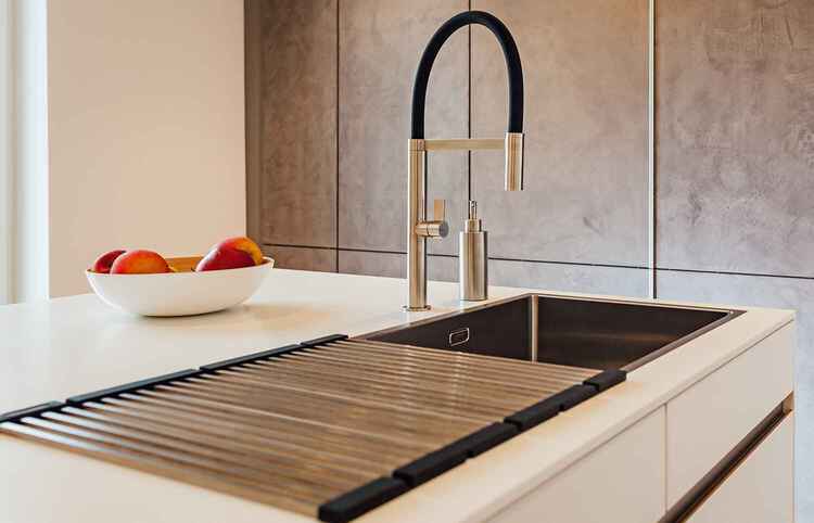 Eine K&uuml;cheninsel findet (fast) immer Platz