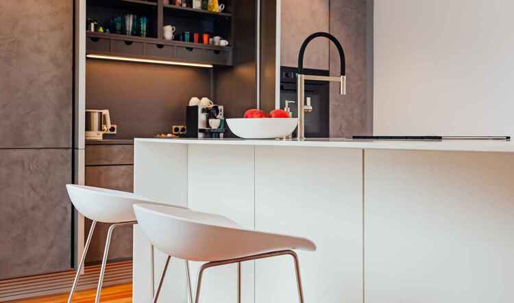 Eine K&uuml;cheninsel findet (fast) immer Platz