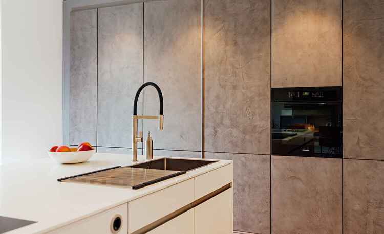 Eine K&uuml;cheninsel findet (fast) immer Platz