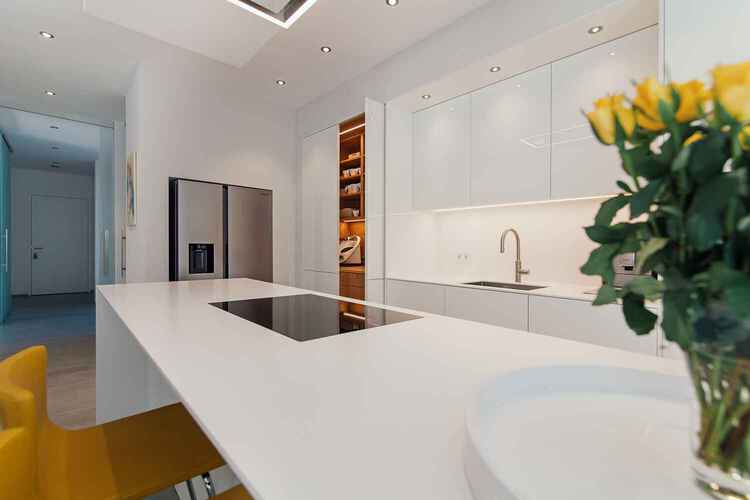 Schreinerk&uuml;che in graziler Anmut